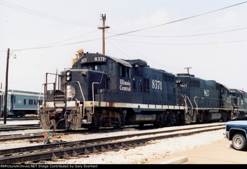 IC GP10 #8371 - Illinois Central